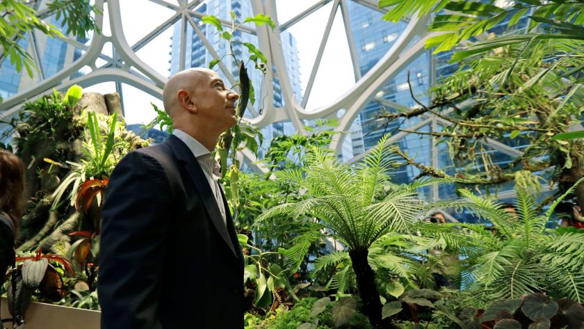 Jeff Bezos expanded Amazon’s climate change pledge. His workers want more.